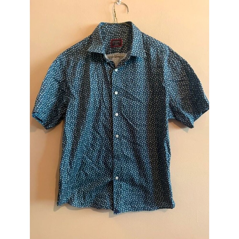 Untuckit shirt